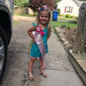 Meet your Posher, Crystal